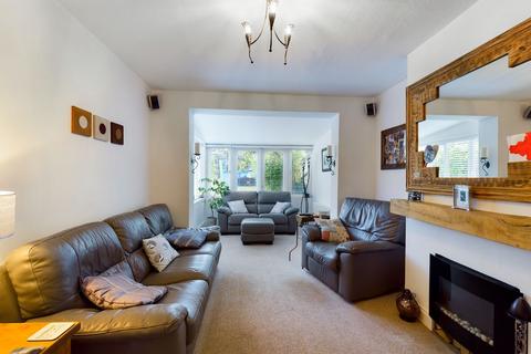 12 Benhurst Gardens, South Croydon, CR2 8NS
