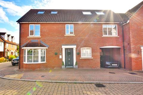 5 bedroom link detached house for sale, Hallett Road, Flitch Green