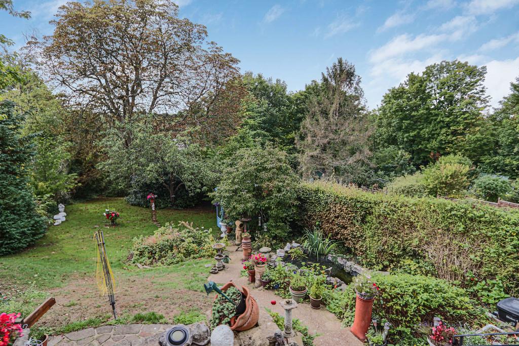 Bradmore Way, Coulsdon 5 bed detached house £795,000