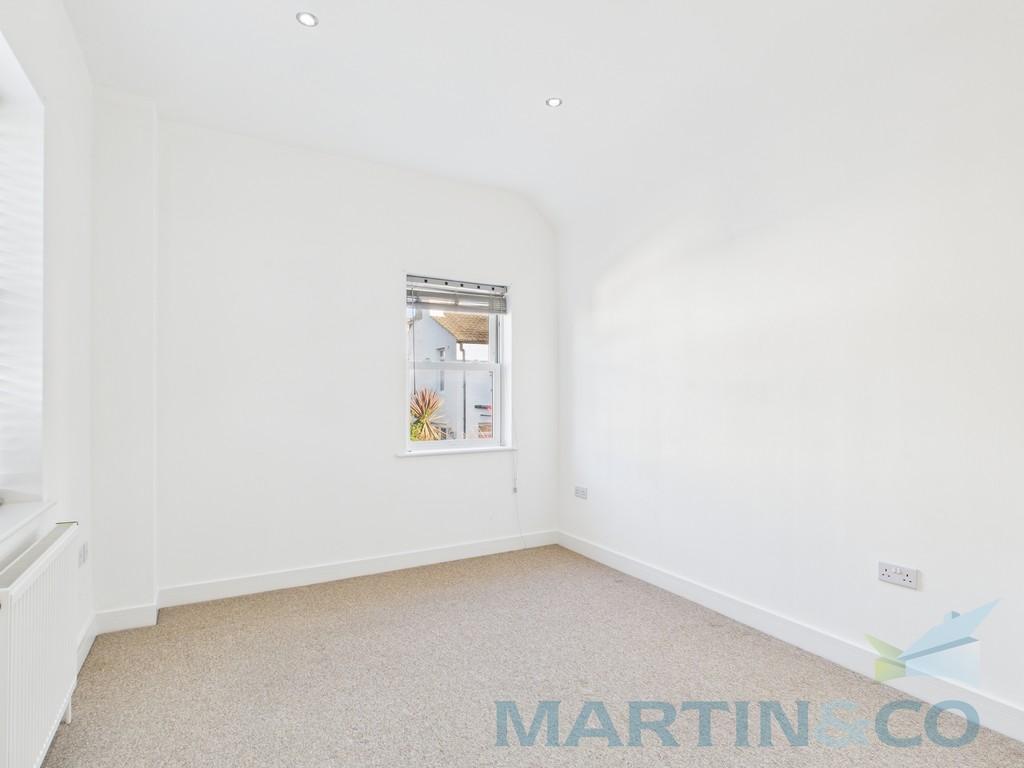 Bedroom 2 Pic 2