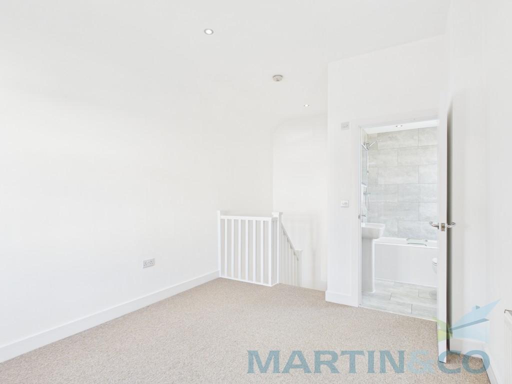 Bedroom 2 Pic 3