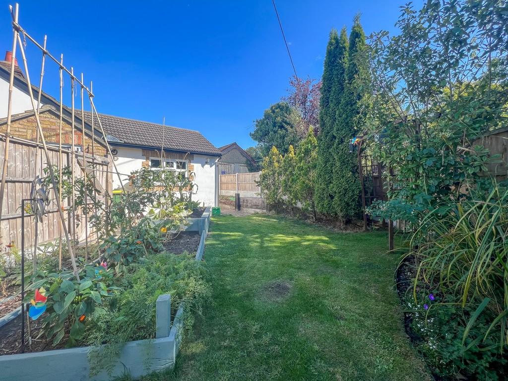 Greensward Lane, Hockley 4 bed semidetached bungalow £400,000