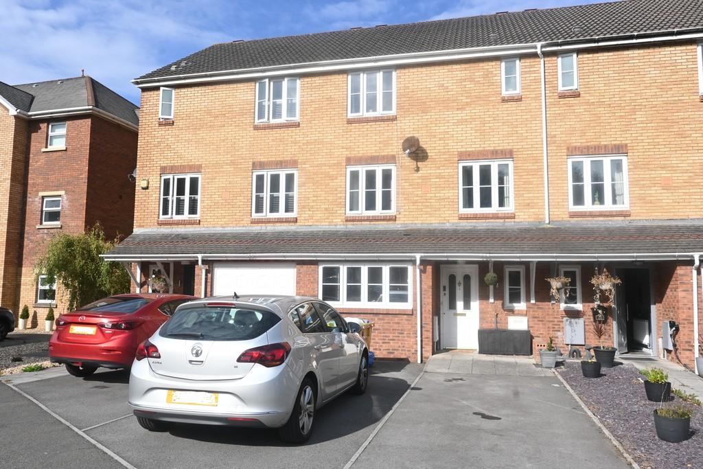 Maes Dewi Pritchard, Brackla... 4 bed townhouse £995 pcm (£230 pw)
