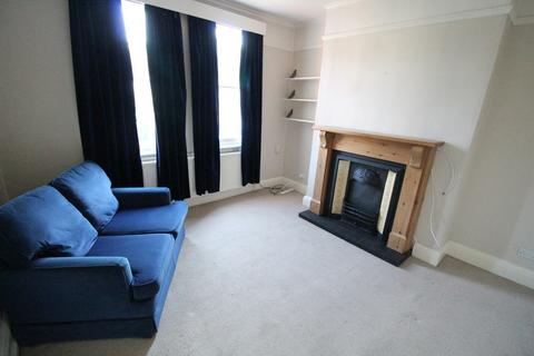 3 bedroom flat to rent, Linden Grove, Beeston