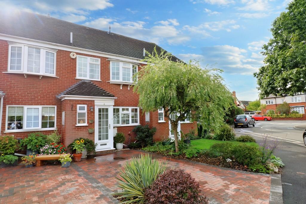 Regency Drive, Kenilworth 4 bed mews £399,950