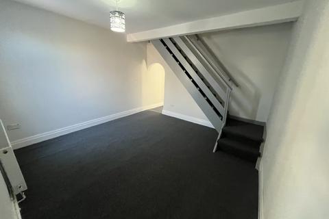 2 bedroom terraced house to rent, Sydney St, Wigan