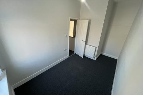 2 bedroom terraced house to rent, Sydney St, Wigan