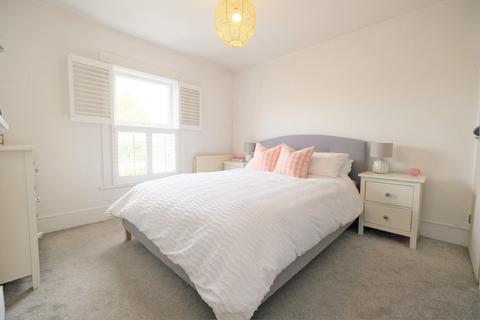 2 bedroom end of terrace house for sale - New Road, Orpington
