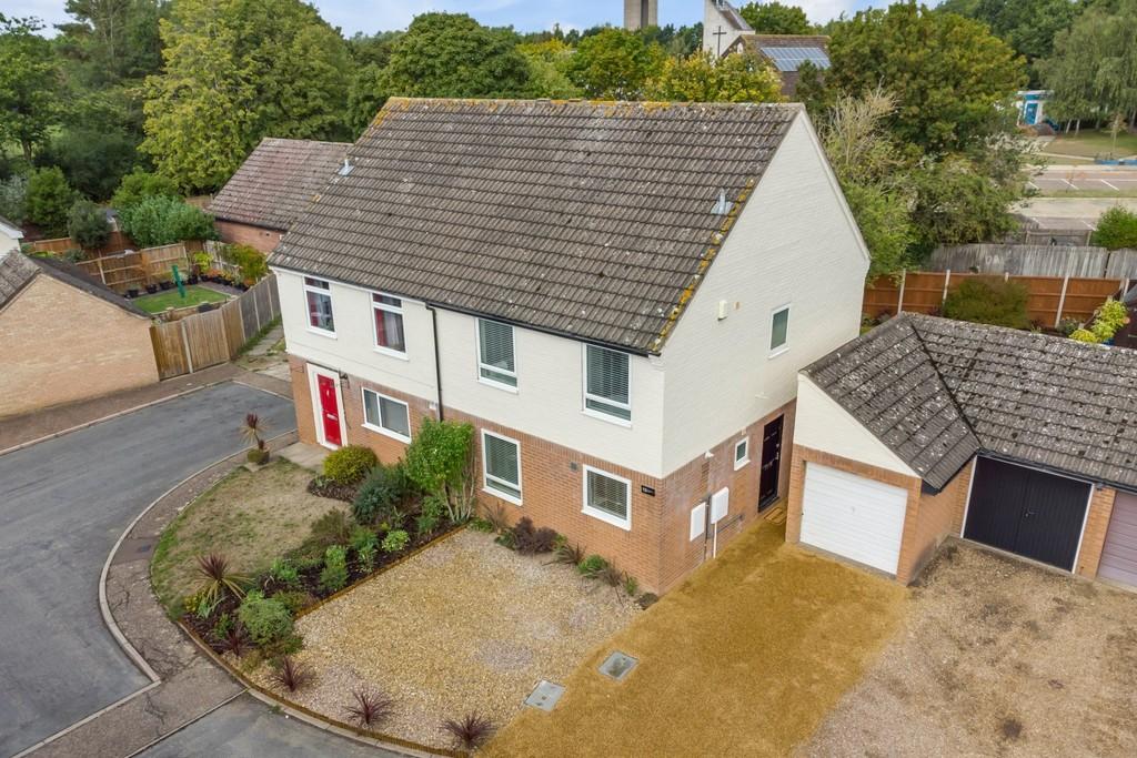 Courtenay Close, Chapel Break, Norwich 5 bed semidetached house £300,000