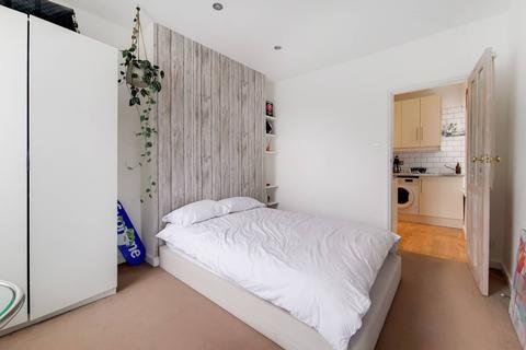 Flat 2, 25 Hornsey Lane Gardens, London, N6 5NX
