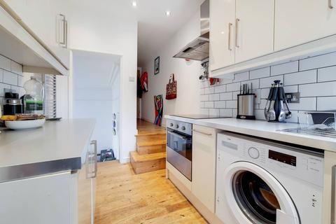 Flat 2, 25 Hornsey Lane Gardens, London, N6 5NX