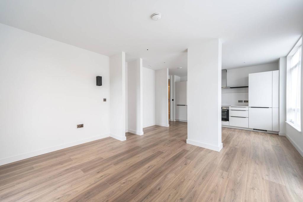 Taona House, Stanmore, HA7 2 bed flat for sale - £575,000