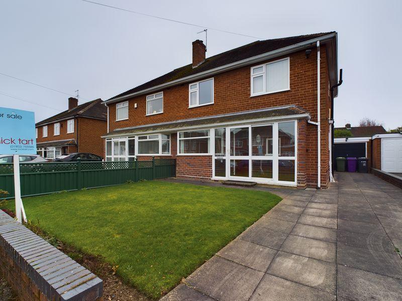 Derwent Road, Palmers Cross, Wolverhampton WV6 3 bed semidetached