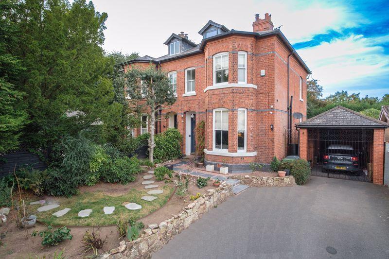 Stockwell Road, Tettenhall, Wolverhampton 4 bed semidetached house £