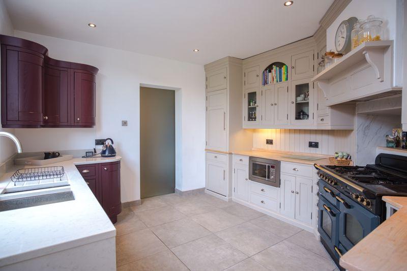 Stockwell Road, Tettenhall, Wolverhampton 4 bed semidetached house £