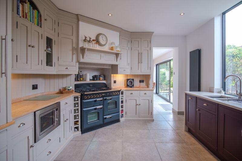 Stockwell Road, Tettenhall, Wolverhampton 4 bed semidetached house £