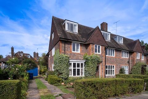 6 bedroom semi-detached house for sale - Southway, Hampstead Garden Suburb, NW11