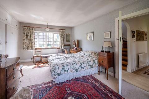 31 Southway, London, NW11 6RX