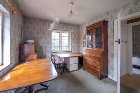31 Southway, London, NW11 6RX