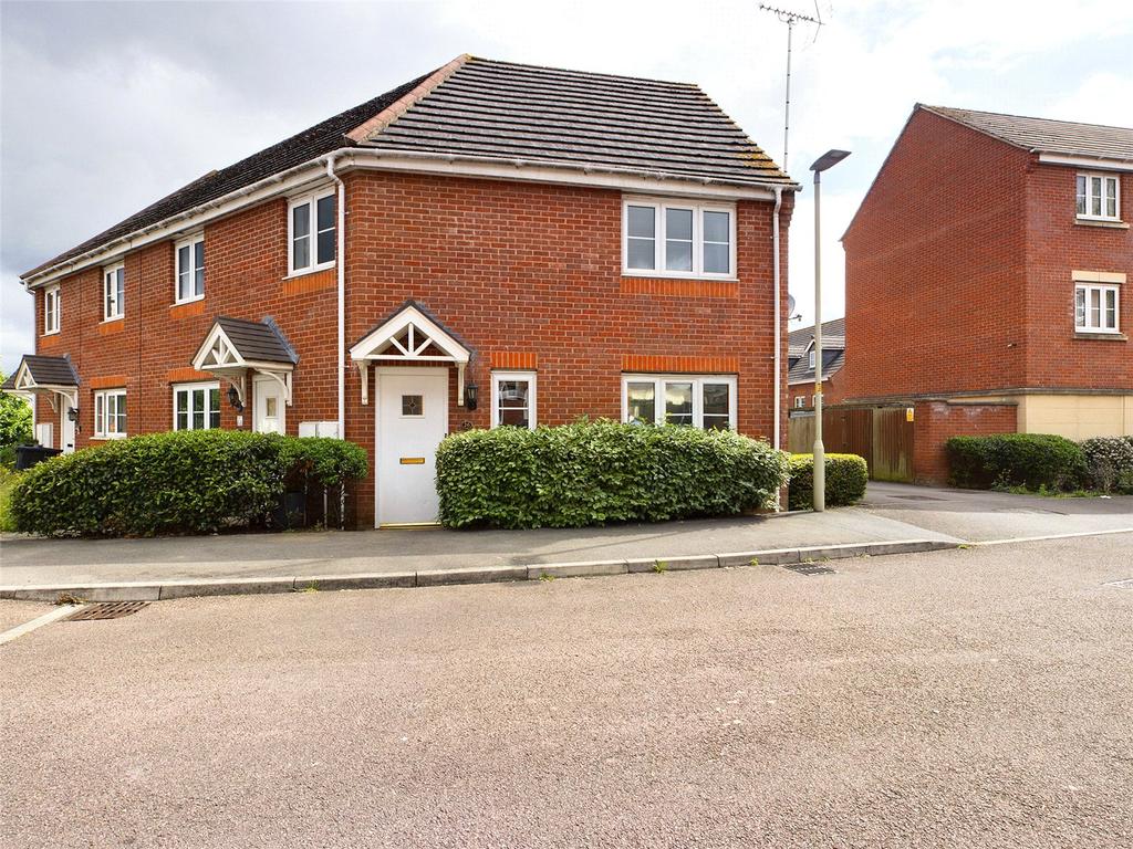 Tolsey Gardens, Tuffley, Gloucester... 2 bed £825 pcm (£