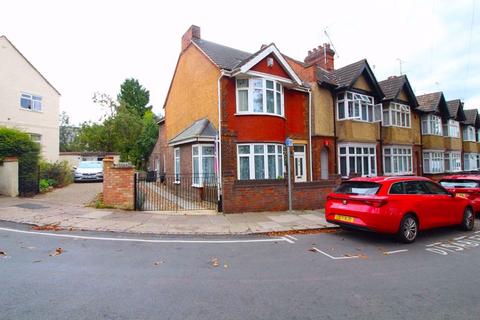4 bedroom end of terrace house for sale, Kingston Road, Luton