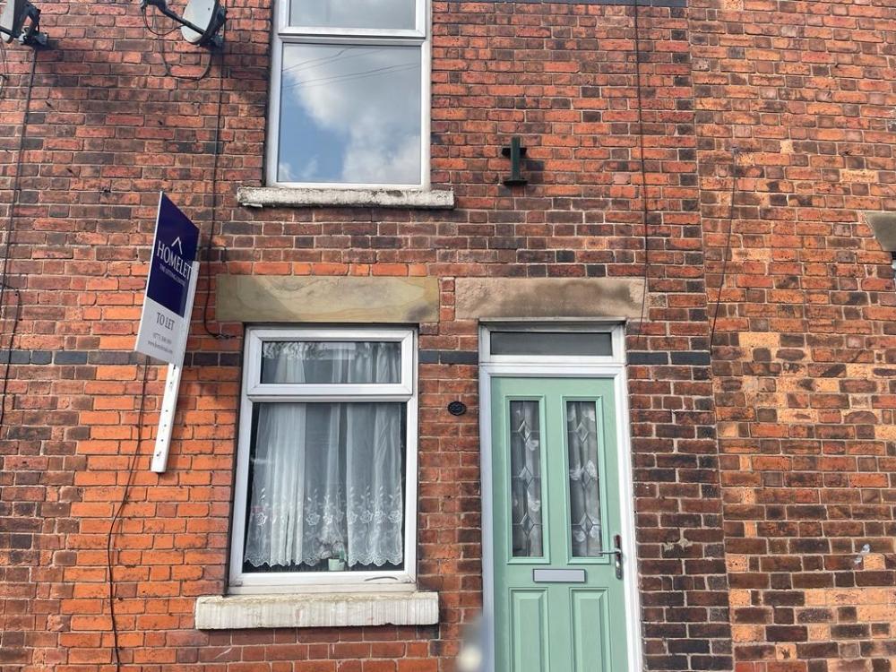 MARKET STREET, SOUTH NORMANTON... 2 bed terraced house £595 pcm (£137 pw)