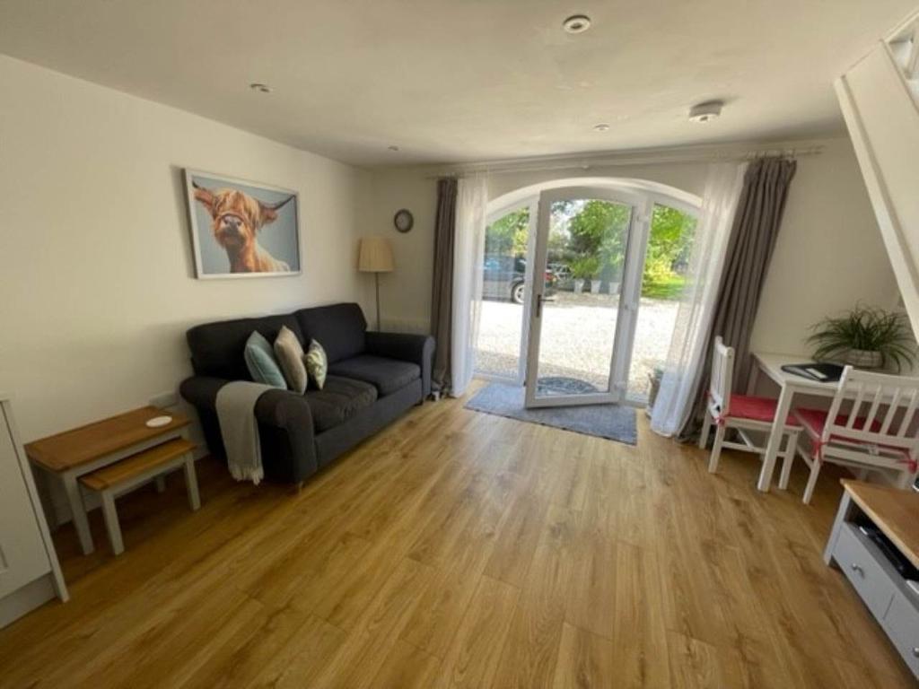 Norton Lane, Kewstoke, WestonsuperMare 1 bed coach house £900 pcm