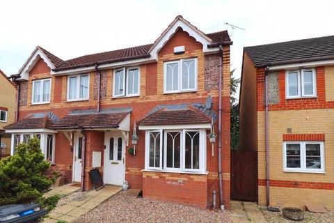 3 bedroom semi-detached house for sale - Mead Road, Gloucester