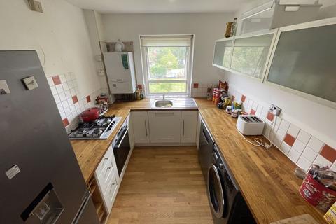 39 Laleham Avenue, London, NW7 3HN