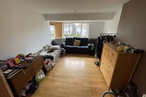 39 Laleham Avenue, London, NW7 3HN