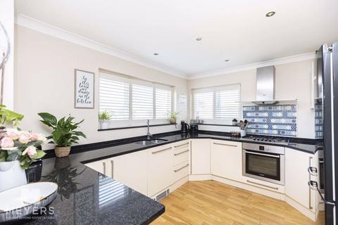 2 bedroom apartment for sale - Whitmoor House, 958 Castle Lane East, Bournemouth, BH7