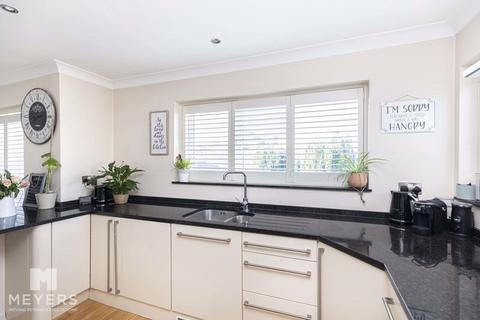 2 bedroom apartment for sale - Whitmoor House, 958 Castle Lane East, Bournemouth, BH7