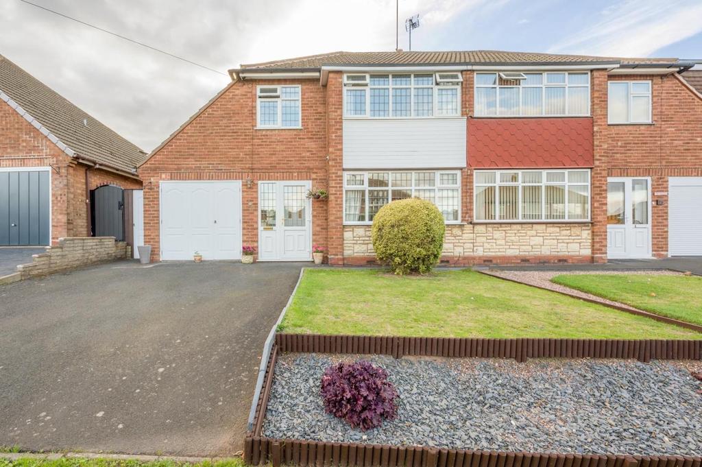 Northway, Sedgley 3 bed semidetached house £280,000