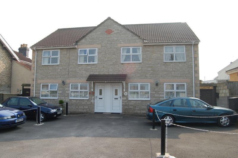 Redfield Road, Midsomer Norton, Radstock 2 bed flat £725 pcm (£167 pw)