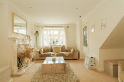 20 Ambleside Gardens, Pudsey, LS28 7NW