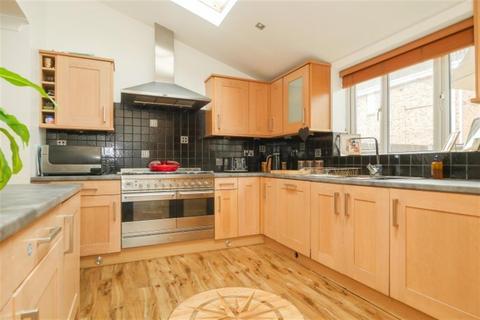 20 Ambleside Gardens, Pudsey, LS28 7NW