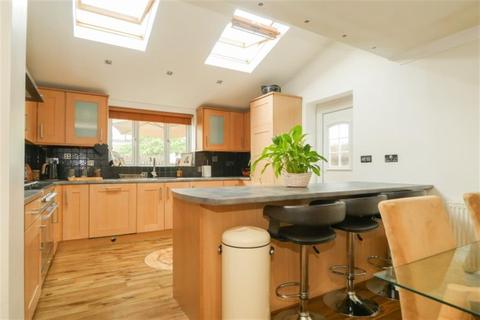 20 Ambleside Gardens, Pudsey, LS28 7NW