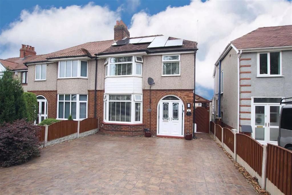 Maes Hyfryd, Flint, Flintshire, CH6 3 bed semidetached house for sale