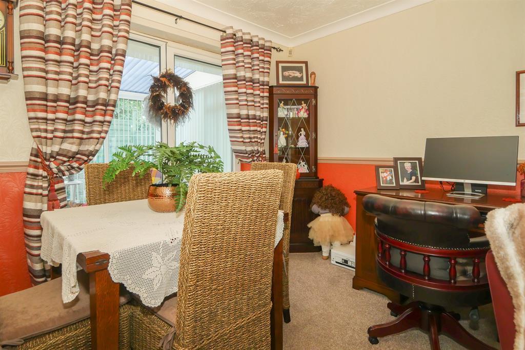 Living/dining room