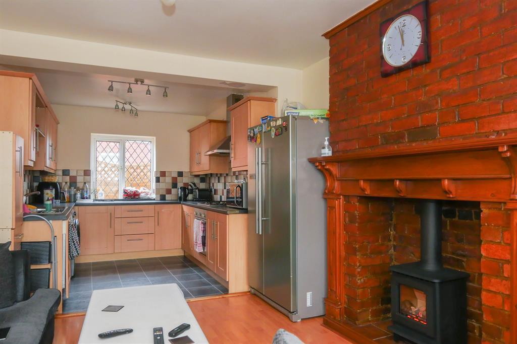 Halliday Grove, Armley, LS12 3 bed semidetached house £230,000