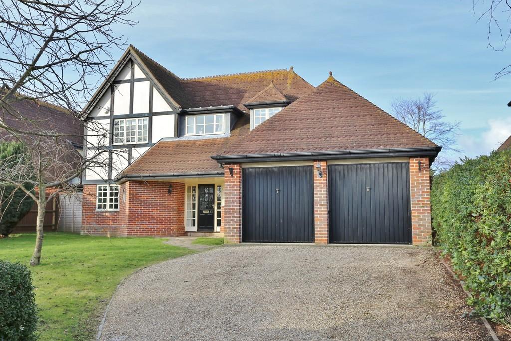 Foxgrove Lane, Felixstowe 5 bed detached house £575,000