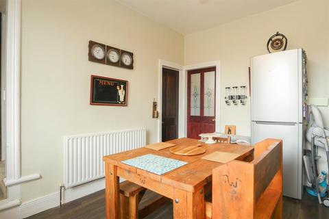 17 Back Lane, New Farnley, Leeds, LS12 5HN