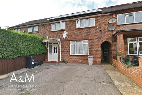 6 Marlyon Road, Ilford, IG6 3XN