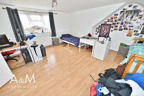 6 Marlyon Road, Ilford, IG6 3XN