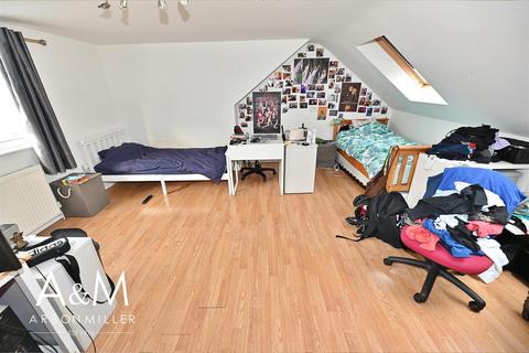 6 Marlyon Road, Ilford, IG6 3XN