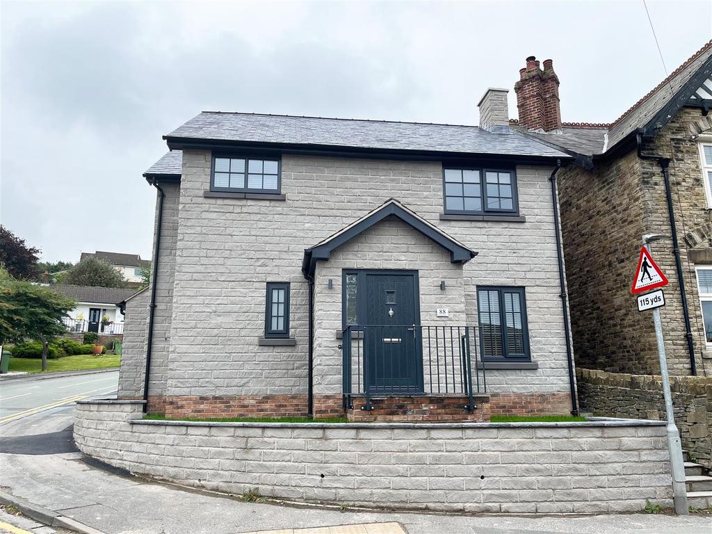 Wellington Road, Bollington, Macclesfield 3 bed house £1,600 pcm (£