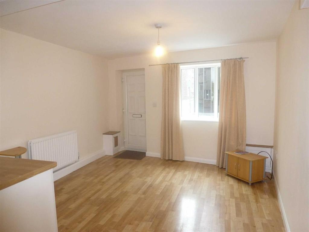 Cross Street, Macclesfield 1 bed flat £595 pcm (£137 pw)