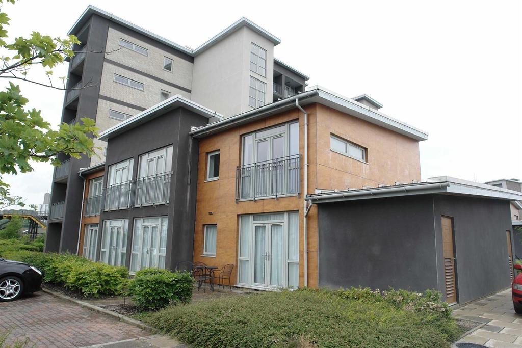 The Stephenson, The Staithes, Gateshead 2 bed flat £725 pcm (£167 pw)