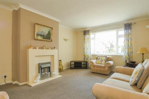 24 Beecroft Close, Leeds, LS13 3ET
