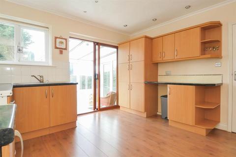 24 Beecroft Close, Leeds, LS13 3ET
